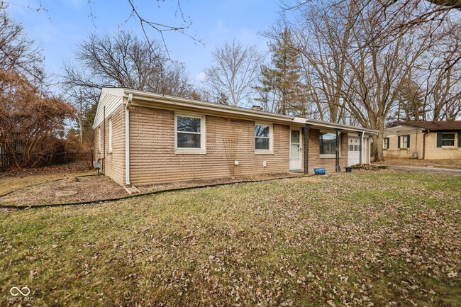8856 Moll Dr