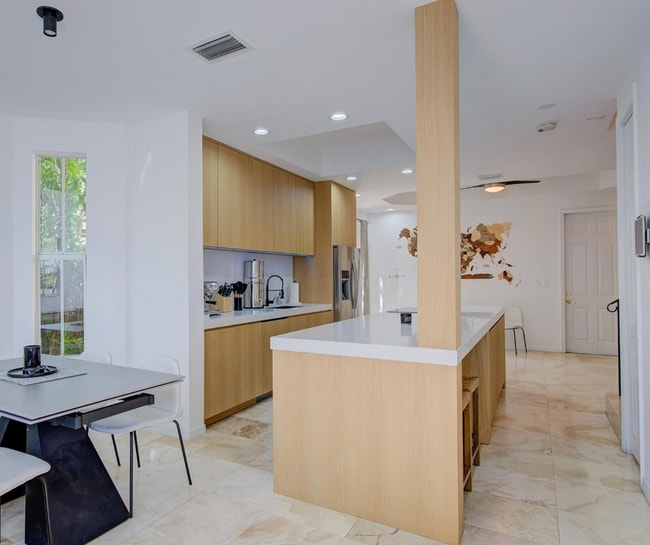 Photo - 4867 Ponce de Leon Blvd Unit A