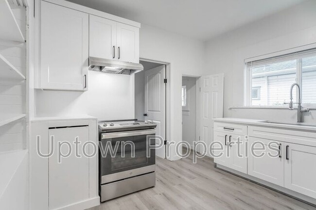 Photo - 135 NE Jackson St