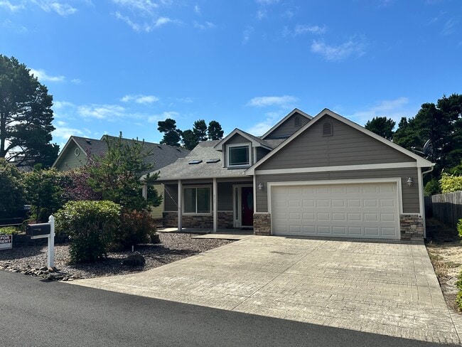 Building Photo - 2127 Royal Saint George Dr
