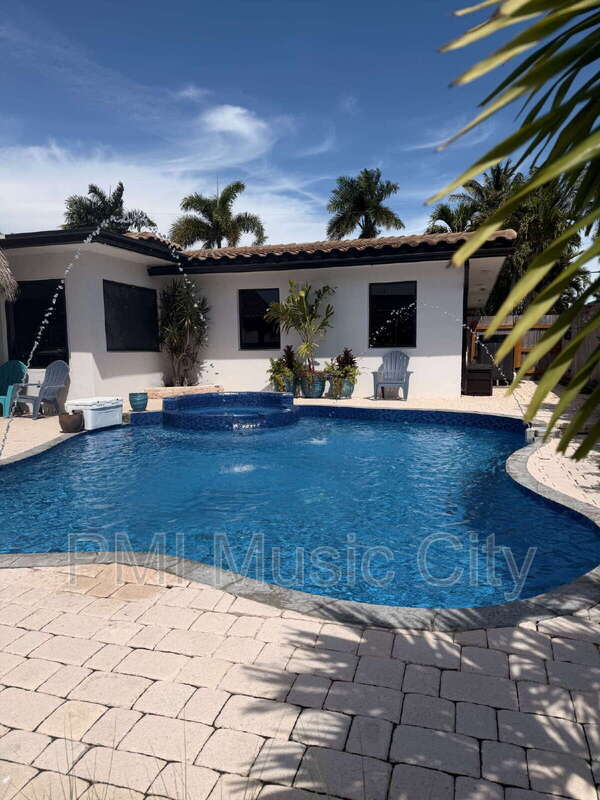 Photo - 2264 SE 10th Ct