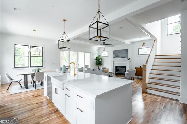 Photo - 430 Allendale Dr SE