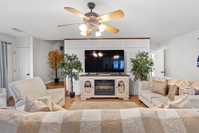 Photo - 117 E Park Dr