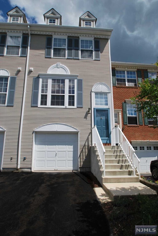 1192 Chedworth Cir Condo For Rent in Mahwah, NJ