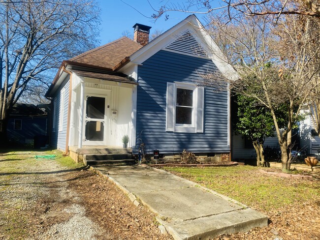 Building Photo - 1098 Center St NW