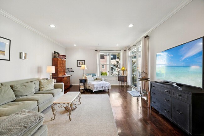 Photo - 428 Newburgh Ct