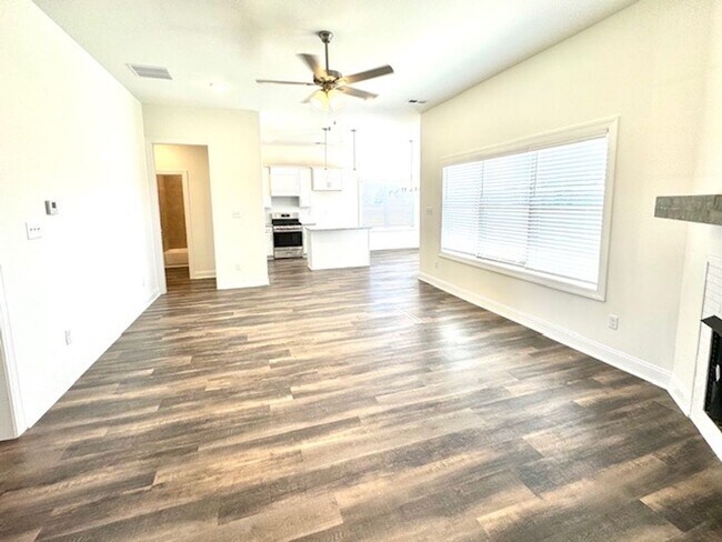 Photo - DouglasDrive5301 Unit 1