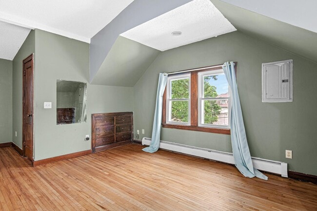Photo - 3347 Emerson Ave N