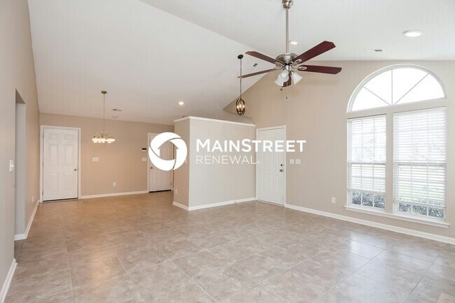 Photo - 3 Bedroom Pet-Friendly Home in Charlotte, NC with Main Street Renewal