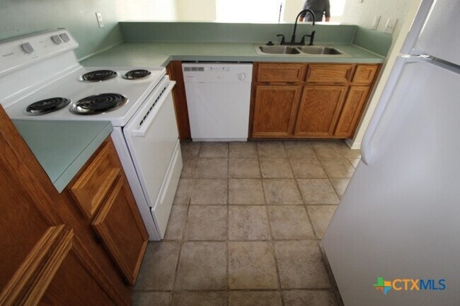 Photo - 2412 Skylark Cir