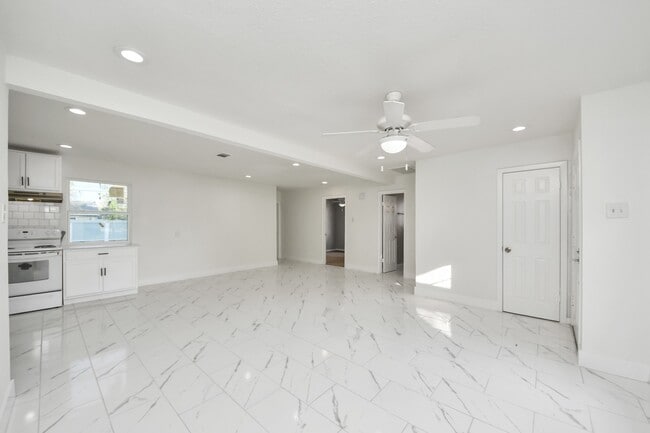 Photo - 2926 Knotty Oaks Trail