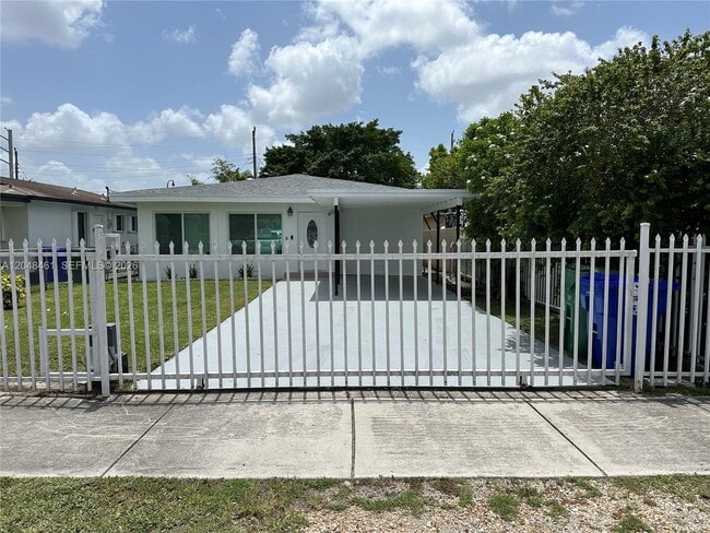 Photo - 400 NW 61st Ave