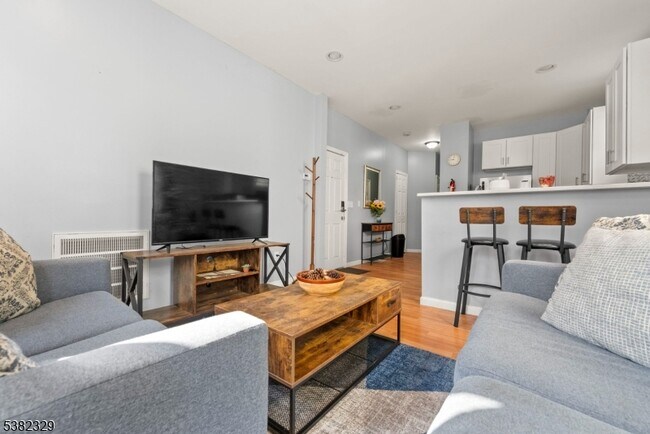 Photo - 45 Blum St