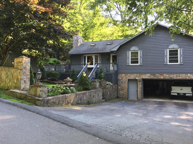 Photo - 283 Tanglewood Dr