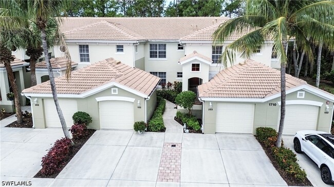 Building Photo - 1710 Tarpon Bay Dr S Unit 4