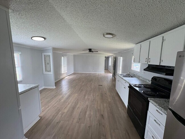 306 Rockhouse Rd E