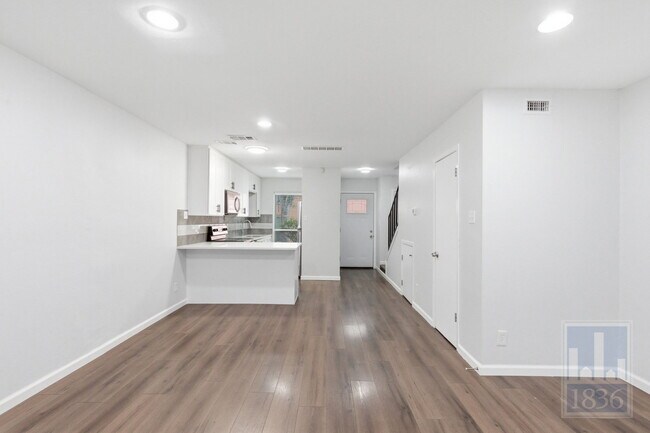 Photo - 3820 Southway Dr Unit C