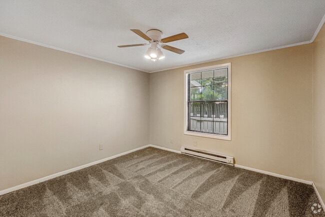 1BR, 1BA - 576SF - Primary Bedroom