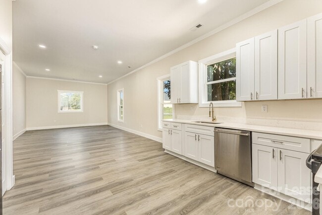 Photo - 1205 S Lafayette St