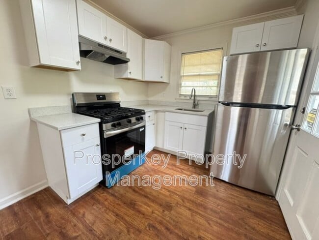 Photo - 340 Adelle St SE