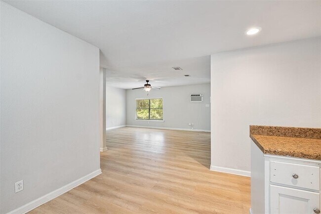 Photo - 143 Old Piney Trail