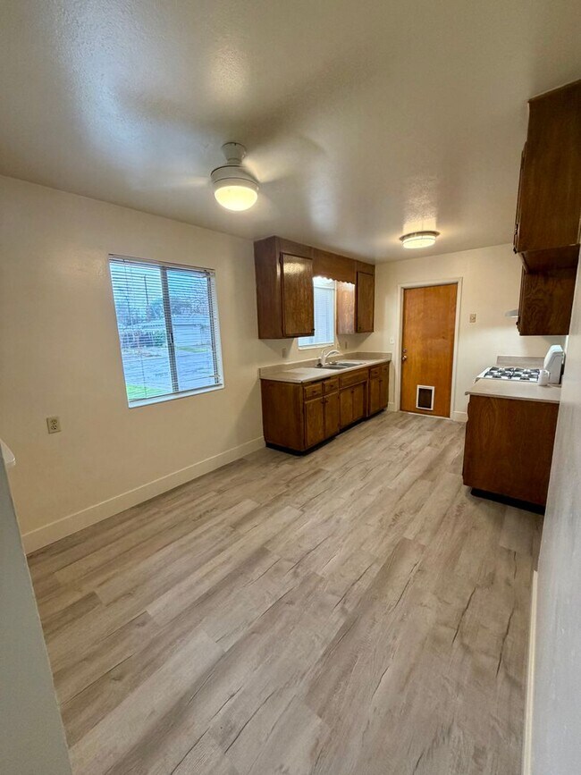 Photo - 3 BED 1 BATH HOME WITH NEW FLOORING LOCATED IN THE STARVIEW ESTATES SUBDIVISION