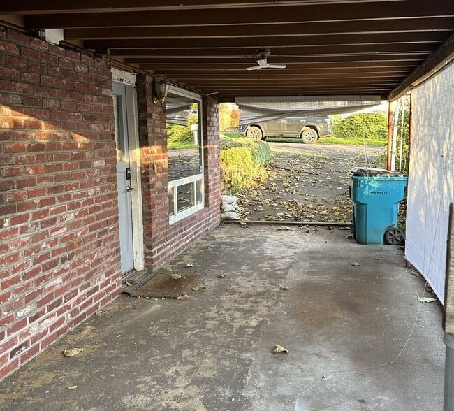 Photo - OS 1518 Unit 1518 B