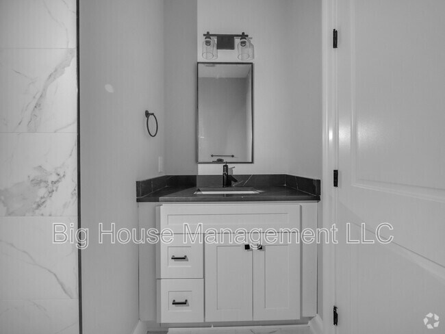 Building Photo - 707 Druid Park Lake Dr Rental