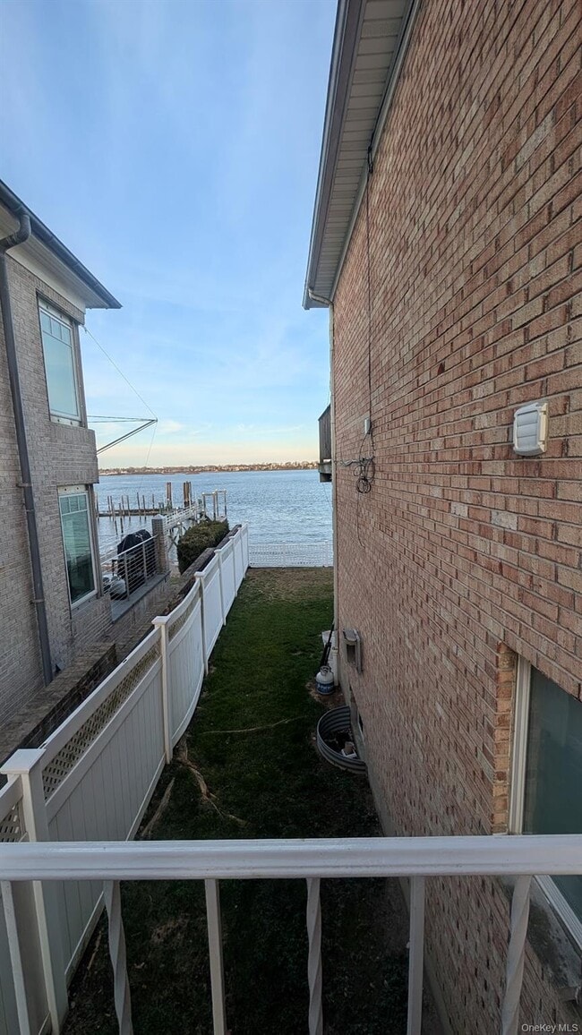 Photo - 150-95 Powells Cove Blvd