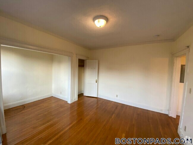 Building Photo - 111 Park Dr Rental