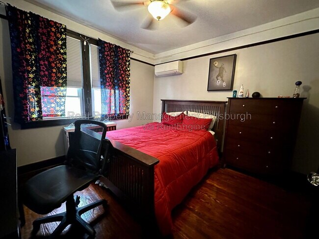 Photo - 704 Montclair St