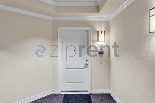 Building Photo - Unit 5405