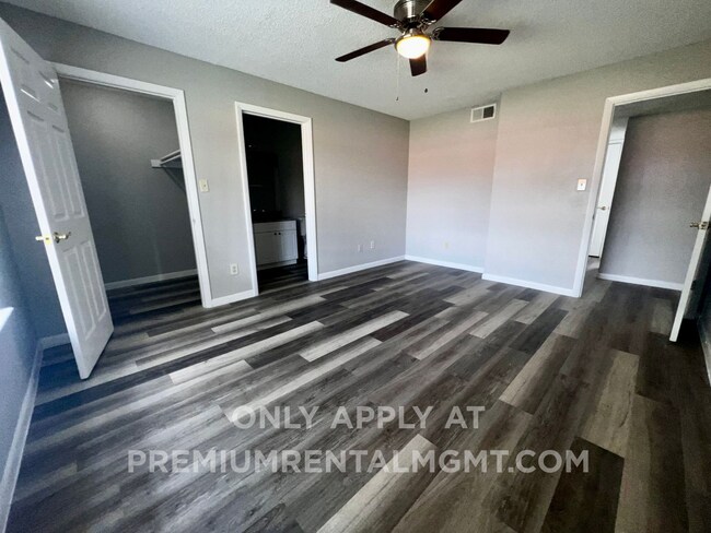 4355 Perkinshire Ln