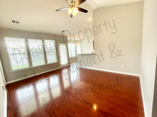 Photo - 135 Carolina Oaks Dr