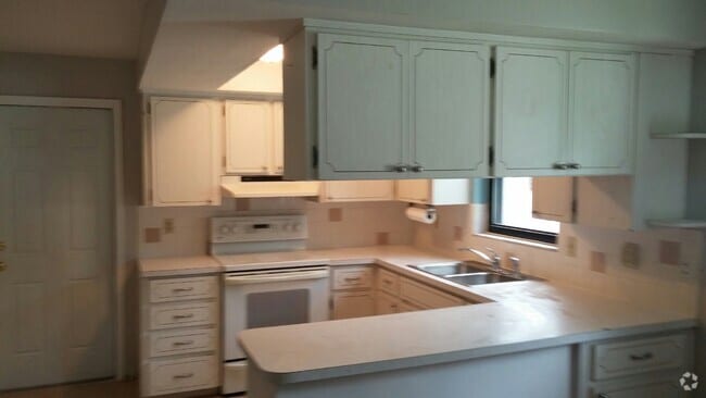 Building Photo - 5825 Illinois Ave Rental