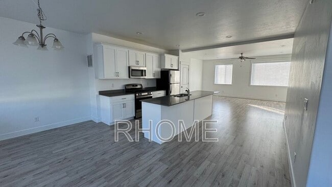 Photo - 386 Willow Leaf Rd