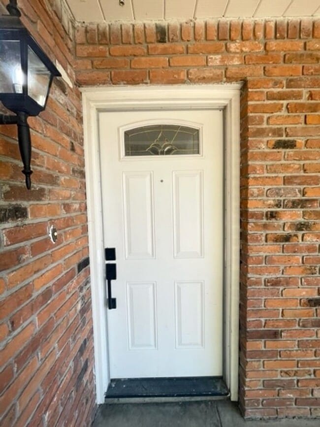 Photo - Darling Elk Grove Halfplex!