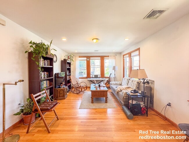 Building Photo - 64 Colborne Rd Unit 64