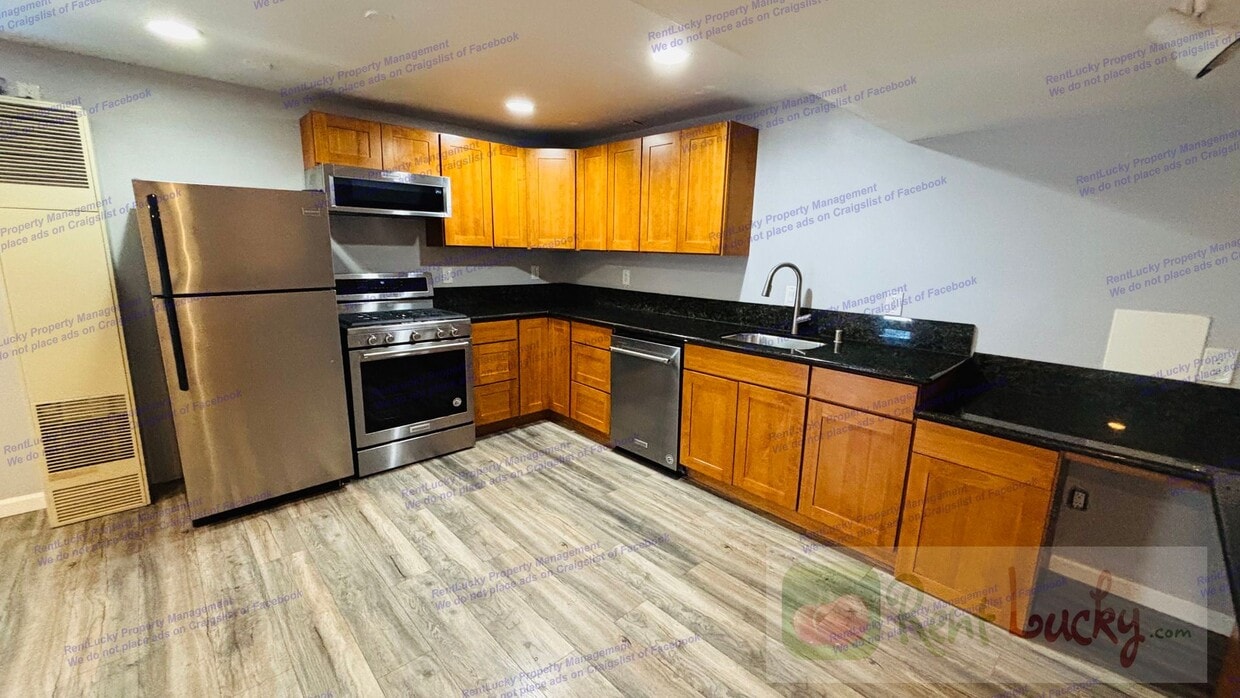 Photo - 19714 Ashworth Ave N (Shoreline, WA)