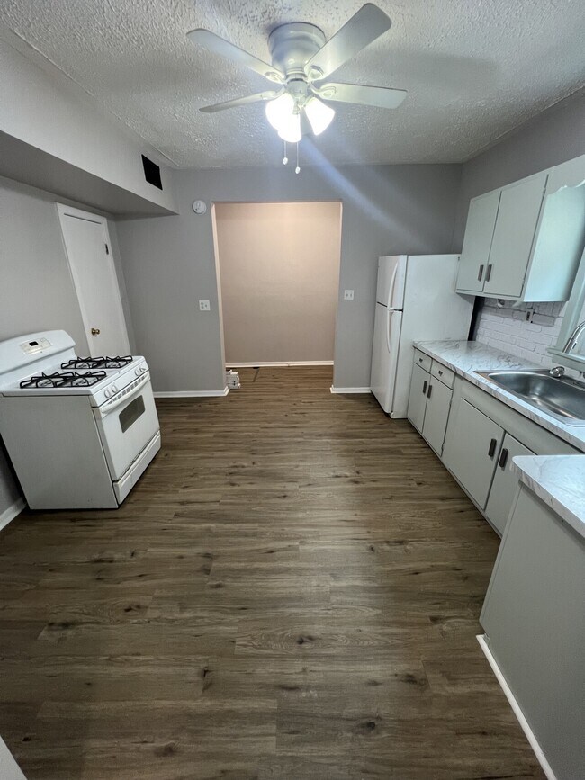 Photo - 69 Jones St.