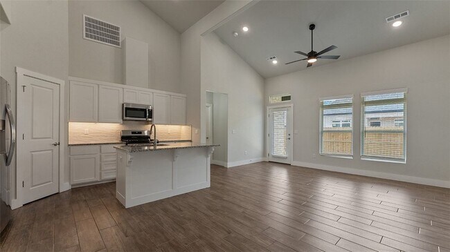 Photo - 491 Azurite Rd