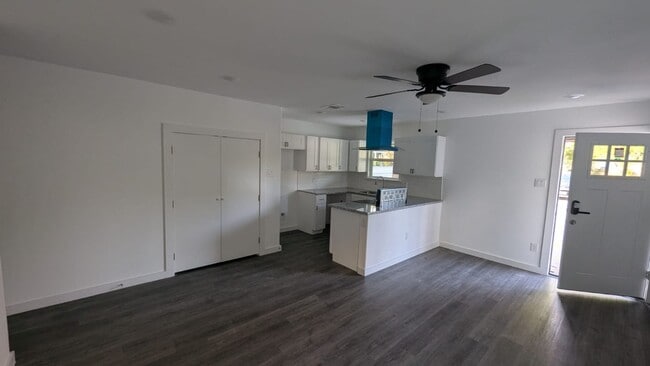 Photo - ?Your Houston Gem: 3 Beds, 2.5 Baths, Carp...