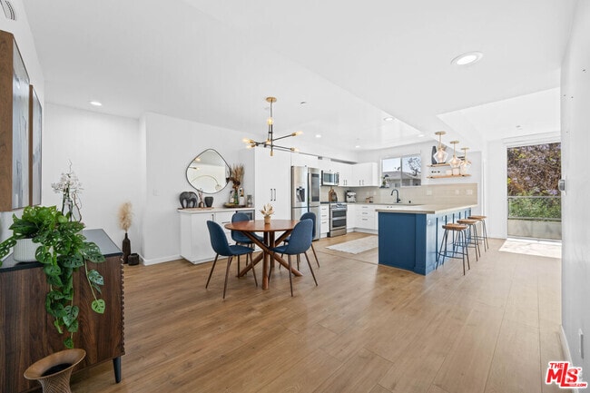 Building Photo - 118 Kings Rd Unit 203 Rental