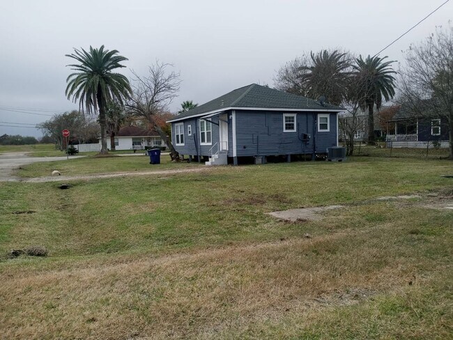 Photo - Gorgeous all renovated Home in Freeport, TX!
