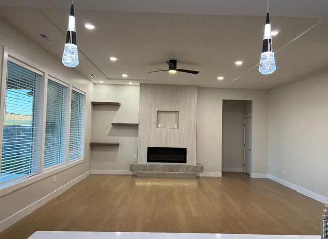 Photo - 2932 Tarragon Ave