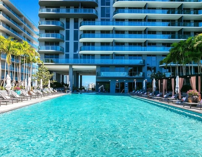 Photo - 101 NW 34th St Unidad 1011