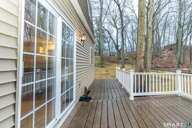 Photo - 8 Oak Tree Ln
