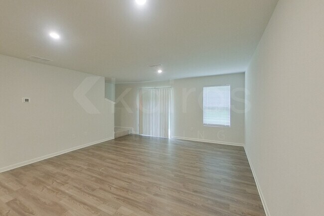 Photo - 332 Ironwood Ct