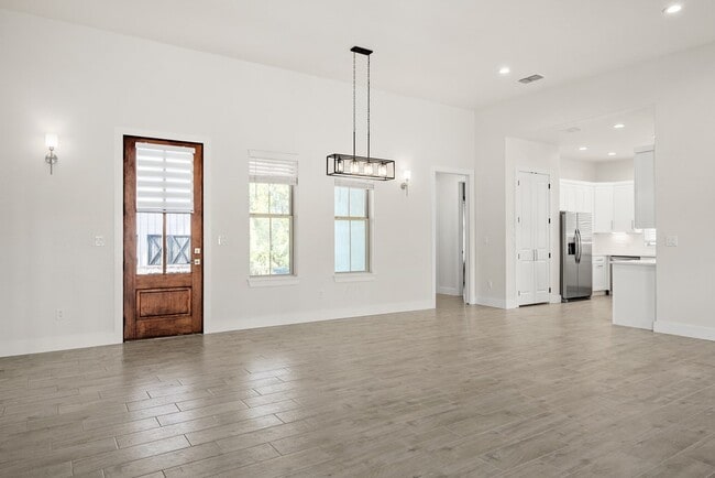 Photo - 3200 Pinnacle Club Dr