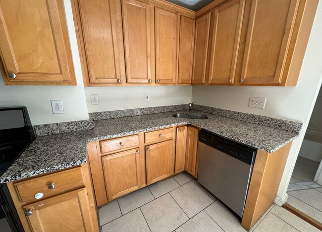 Photo - 27 Chelsea St Unit 2